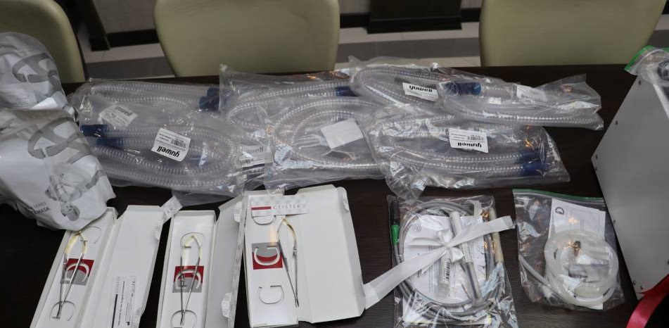 هدیه نیکوکارانه چهار میلیارد ریالی به اتاق عمل مرکز آموزشی و درمانی رازی رشت