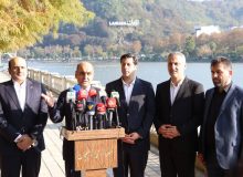 استاندار در گفت‌وگو با رسانه‌های بین‌المللی در لاهیجان:   گیلان‌ گره حیاتی اتصال ریلی، جاده ای و بندری در کریدور شمال- جنوب است