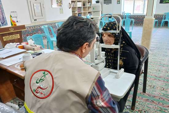 ارائه خدمات ویزیت رایگان در روستای گشت رودخان فومن به مناسبت هفته بسیج