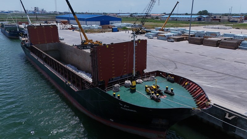 رشد پرشتاب عملکرد بندر کاسپین؛ افزایش ۵۳٪ تخلیه و بارگیری و جهش صادرات و ترانزیت سوخت