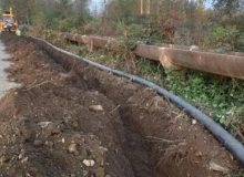 اجرای عملیات لوله گذاری آب شرب روستاهای سرشكه و قاضی گوابر شهرستان لاهیجان به طول ۷ كیلومتر