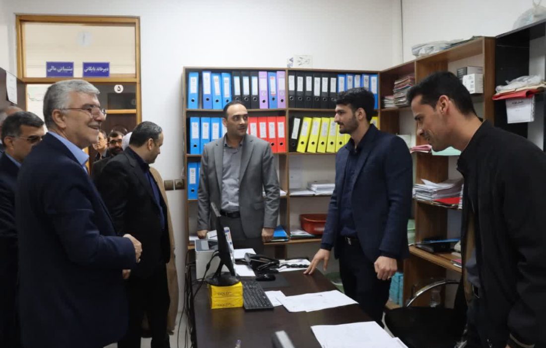 بازدید رئیس بنیاد مسکن از ستاد بازسازی جنگ ۱۲ روزه در آستانهاشرفیه