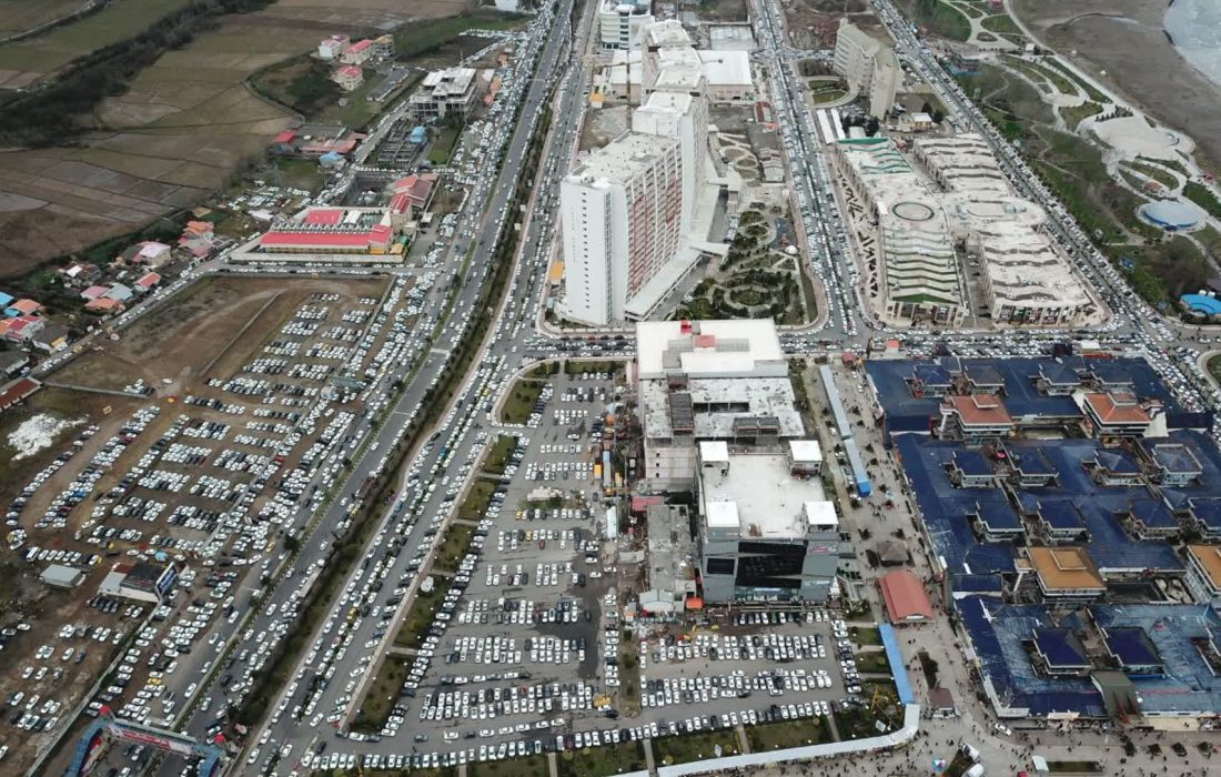 سخنگوی سازمان منطقه آزاد انزلی :  میزبانی از ۷۹۰ هزار گردشگر در نیمه اول تعطیلات نوروزی در نخستین منطقه آزاد شمال كشور/ افزایش ۱۲ درصدی حضور مسافرین عید ۱۴۰۳