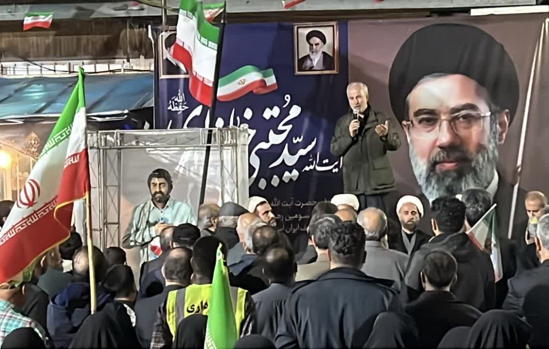 رونمایی از مجسمه «سرباز وطن» در تجمعات شبانه حمایت از نیروهای مسلح توسط شهرداری خشکبیجار