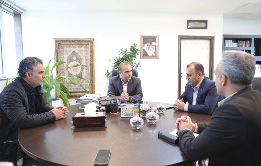در دیدار مدیرعامل سازمان منطقه آزاد انزلی با مدیرکل راه‌آهن شمال مطرح شد توسعه همكاری‌های ریلی و ترانزیت كالا