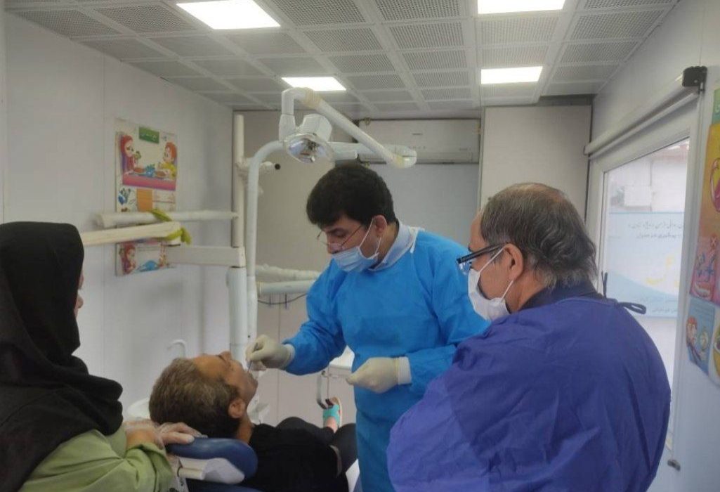 به مناسبت دهه کرامت ارائه شد؛ خدمات رایگان سلامت دهان و دندان به بیماران مرکز توانبخشی رشت