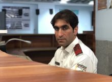 نگهبان قهرمانی که ایستاد تا کودکی از نفس نیفتد