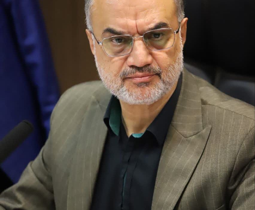 کارگرنیا رئیس شورای اسلامي شهر رشت در دیدار با مدیر عامل توزیع برق گیلان : احداث نیروگاه خورشیدی،حذف تیرهای مزاحم و ایمن سازی معابر و شبکه های برق شهری با اجرای گشت مشترک شهرداری و توزیع برق در رشت