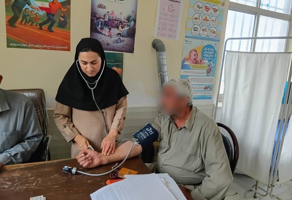 همزمان با هفته ملی سلامت؛ ویزیت رایگان و غربالگری سلامت در روستای علی‌آباد بالا