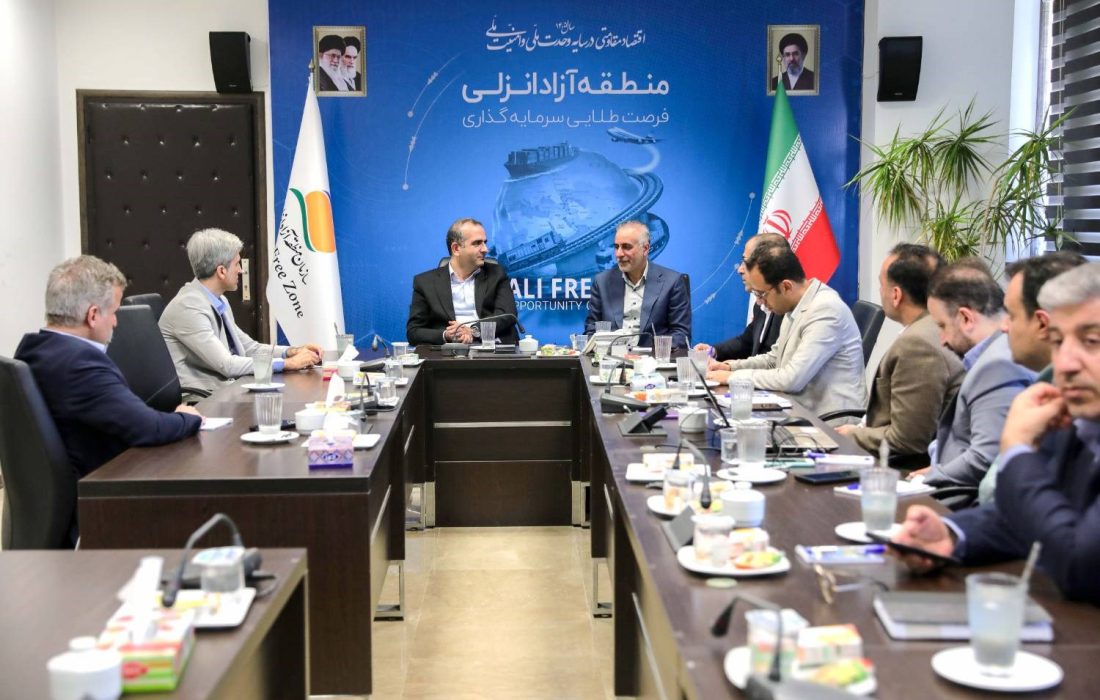 در نشست رییس پارک علم و فناوری دانشگاه تهران با طاعتی مقدم مطرح شد: بررسی ایجاد كریدور صادراتی ایران از مسیر منطقه آزاد انزلی