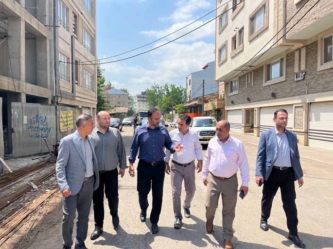 بازدید شهردار رشت از عملیات آسفالت کمربندی خرمشهر / تأکید بر تسریع در پروژههای عمرانی
