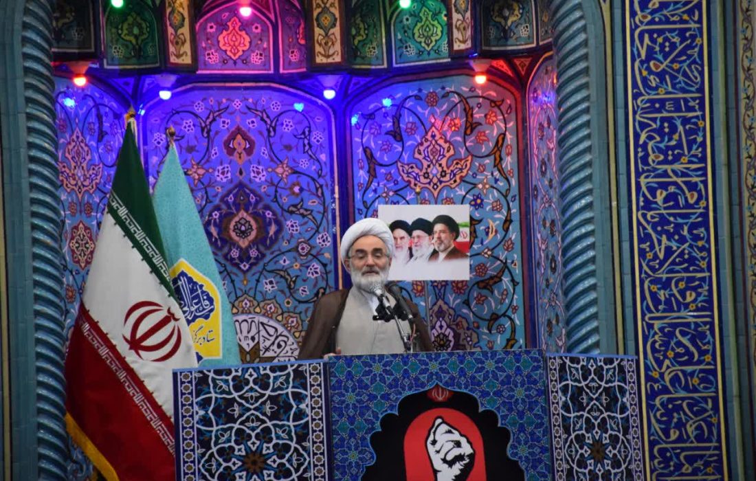 حضرت آیتالله فلاحتی در خطبههای نماز جمعه این هفته در مصلی امام خمینی(ره) رشت: اربعین نماد وحدت امت اسلامی و تجلی عشق به اهلبیت(ع) است|مسئولان در برابر اشاعه فساد و بیبندوباری فرهنگی قاطع باشند