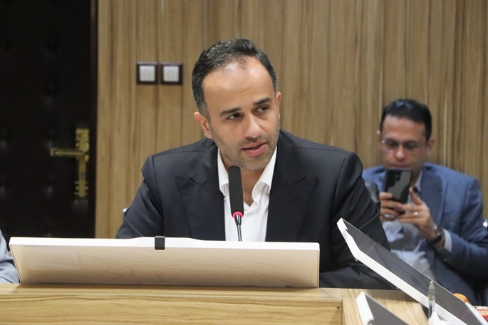 شهردار رشت در صحن شورای اسلامی شهر تشریح کرد؛ آغاز موج جدید آسفالت معابر رشت طی روزهای آینده / تقویت ناوگان لجستیکی شهرداری
